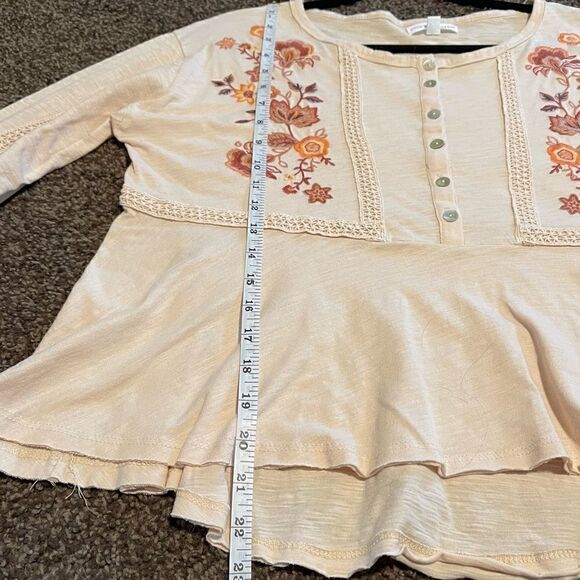 Coco + Jaimeson- Cream Embroidered Peplum Blouse, Size Large - Picture 11 of 11